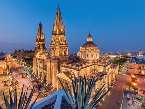 Casa Azul Turquesa Excelente Ubicacion Facturamos Villa Guadalajara Dış mekan fotoğraf